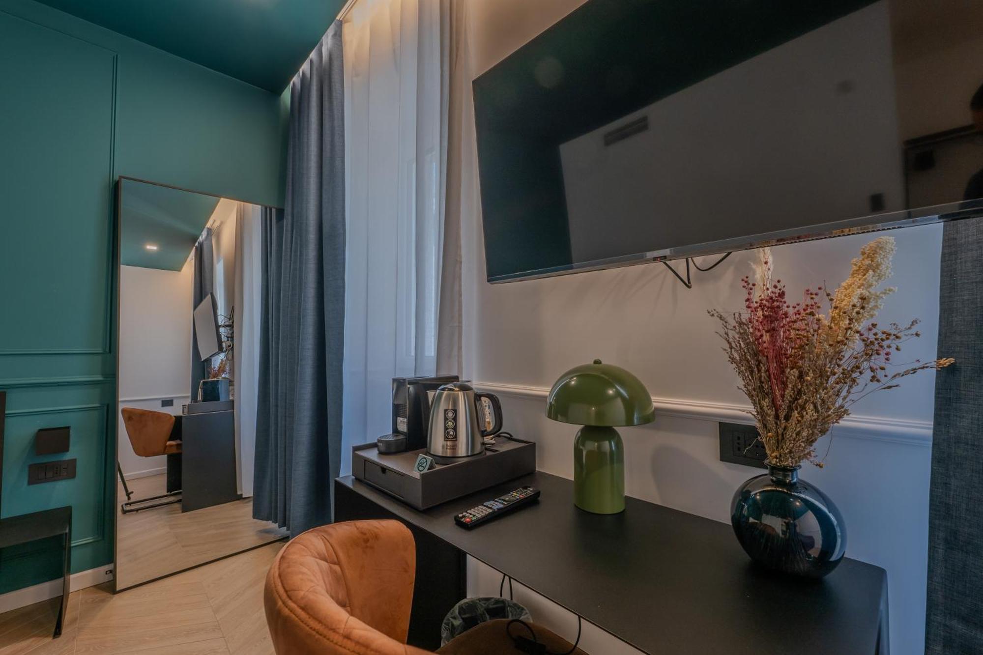 Maria Cristina Boutique Rooms Триест Экстерьер фото