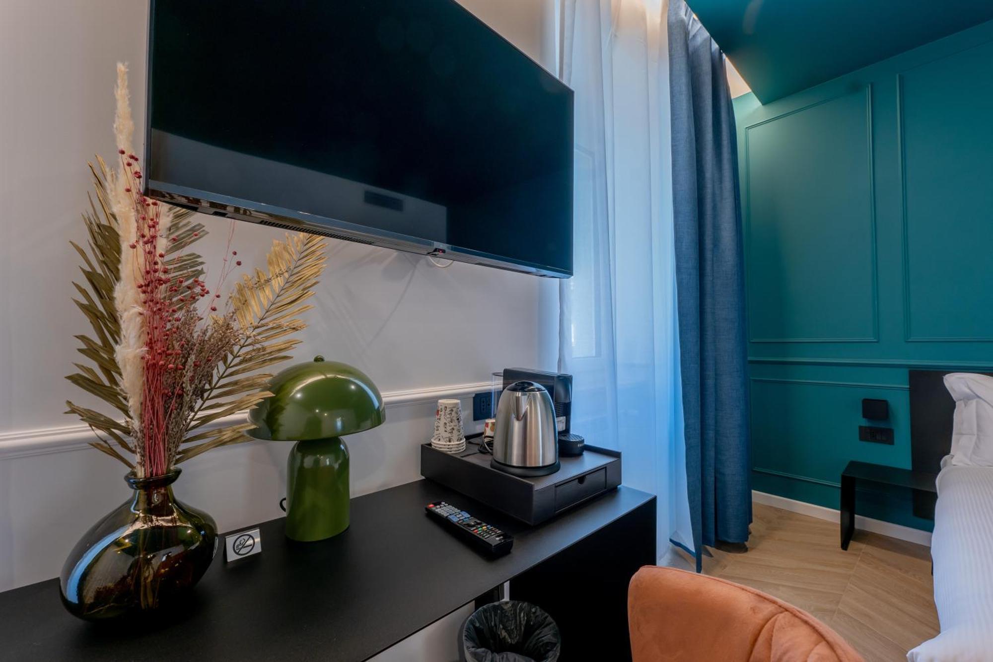 Maria Cristina Boutique Rooms Триест Экстерьер фото