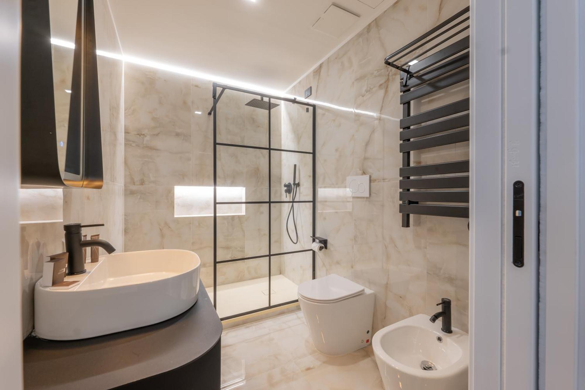 Maria Cristina Boutique Rooms Триест Экстерьер фото